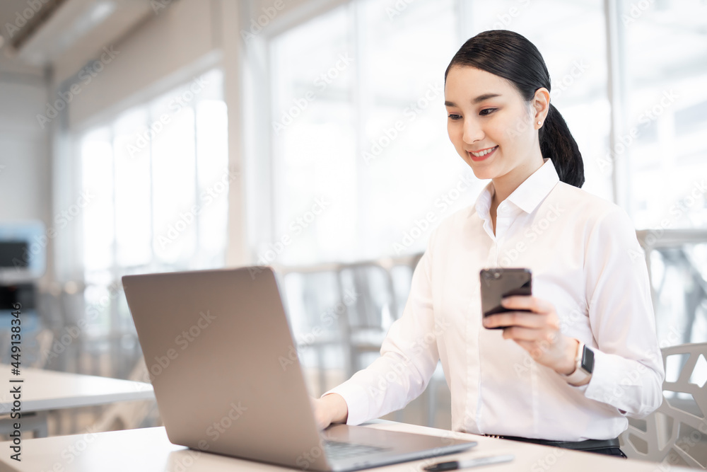 Asian girl with laptop, success happy pose. E-commerce, University education, internet Technology, or startup small business concept. Modern office or living room with copy space
Asian girl with laptop, success happy pose. E-commerce, University education, internet Technology, or startup small business concept. Modern office or living room with copy space