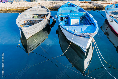 Strolling along the streets of Gallipoli. Boats and places of a magical Salento