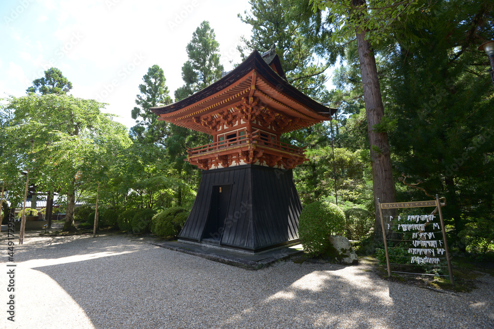 Obraz premium 霊山寺 鐘楼 奈良市