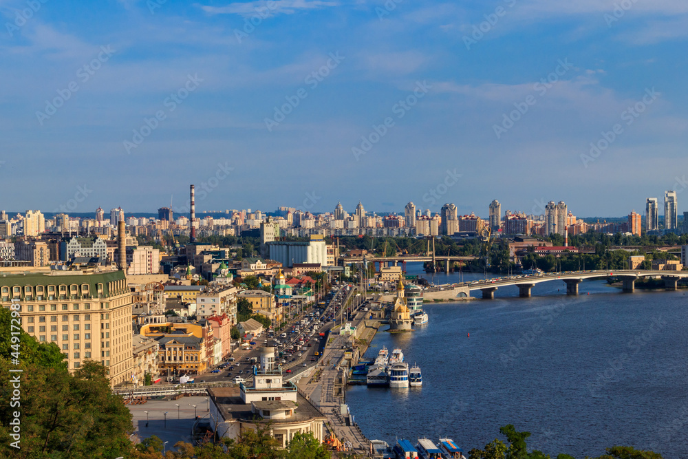 Obraz premium View of the Dnieper river and Kiev cityscape, Ukraine