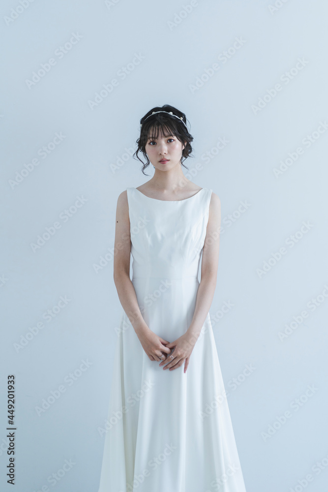 ウェディングドレスを着た花嫁