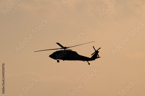 上空のヘリコプター  © ふわしん