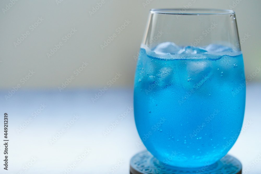 ブルーハワイのソーダ