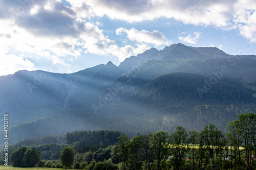 Wolkenstimmung in den Tiroler Alpen bei Bach im Lechtal