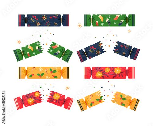 Billede på lærred Set with colorful christmas crackers on white background