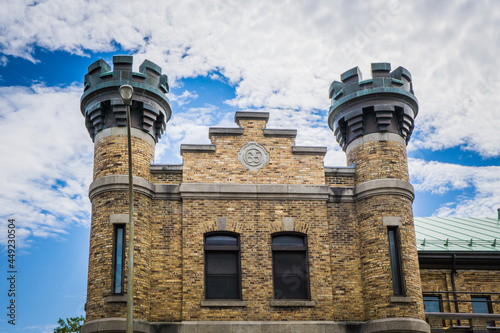 Φωτογραφία Turrets of a neogothic building that used to be the Fusilliers Mont-Royal armour