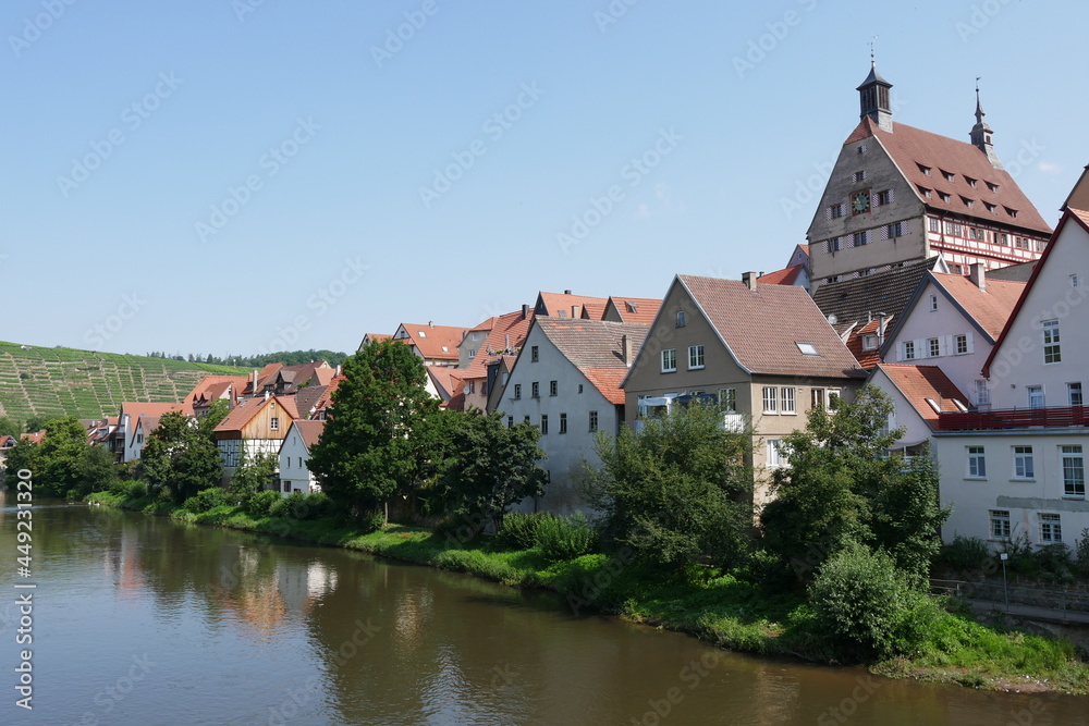 Fototapeta premium Besigheim mit Rathaus und Enz