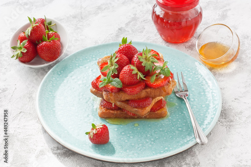 French toasts with strawberry