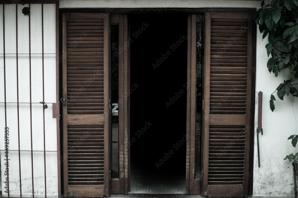 Fototapeta premium old wooden door
