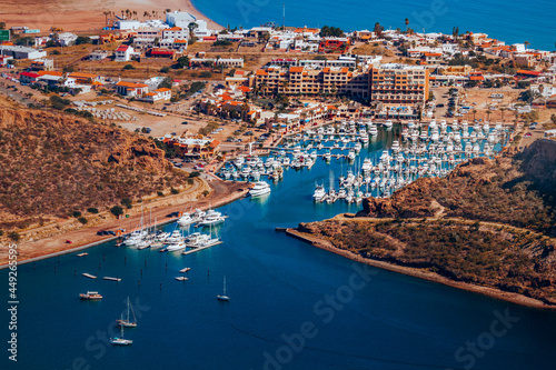 Fototapeta Naklejka Na Ścianę i Meble -  view of the port Marina at San Carlos, Sonora