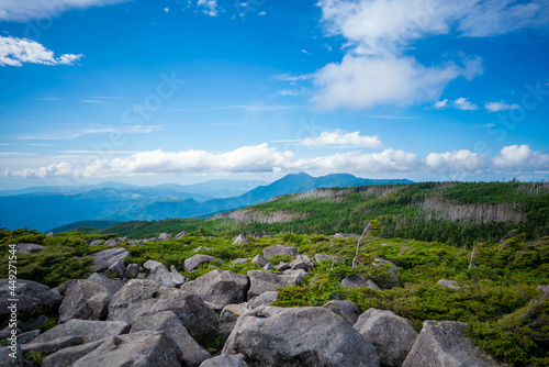 長野県南佐久郡の八ヶ岳のニュウの登山道の風景 A view of the trail at Nyu, Yatsugatake, Minamisaku-gun, Nagano Prefecture, Japan.