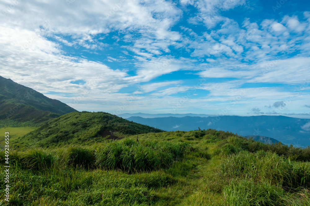 熊本県阿蘇市の烏帽子岳、阿蘇山を登山をしている風景 Scenery of climbing Mount Eboshi-dake and Mount Aso in Aso City, Kumamoto Prefecture. 熊本県阿蘇市の烏帽子岳、阿蘇山を登山をしている風景 Scenery of climbing Mount Eboshi-dake and Mount Aso in Aso City, Kumamoto Prefecture.