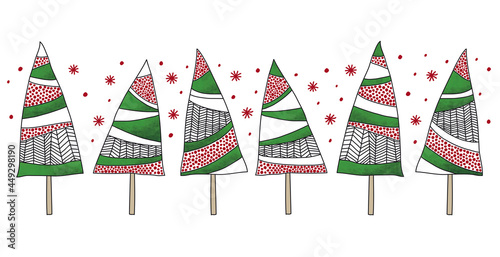 Weihnachten Tannenbäume von Hand gezeichnet, Zeichentusche, Wasserfarben, grün, rot, schwarz, weiß, isoliert