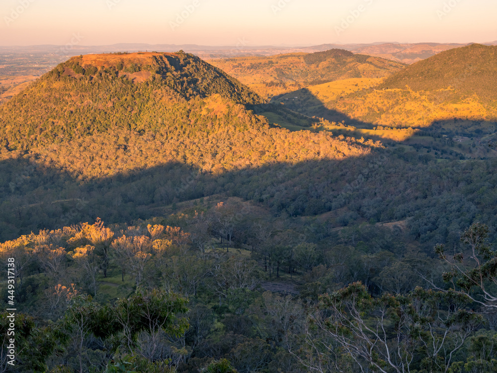 Naklejka premium Tabletop Mountain at Sunset