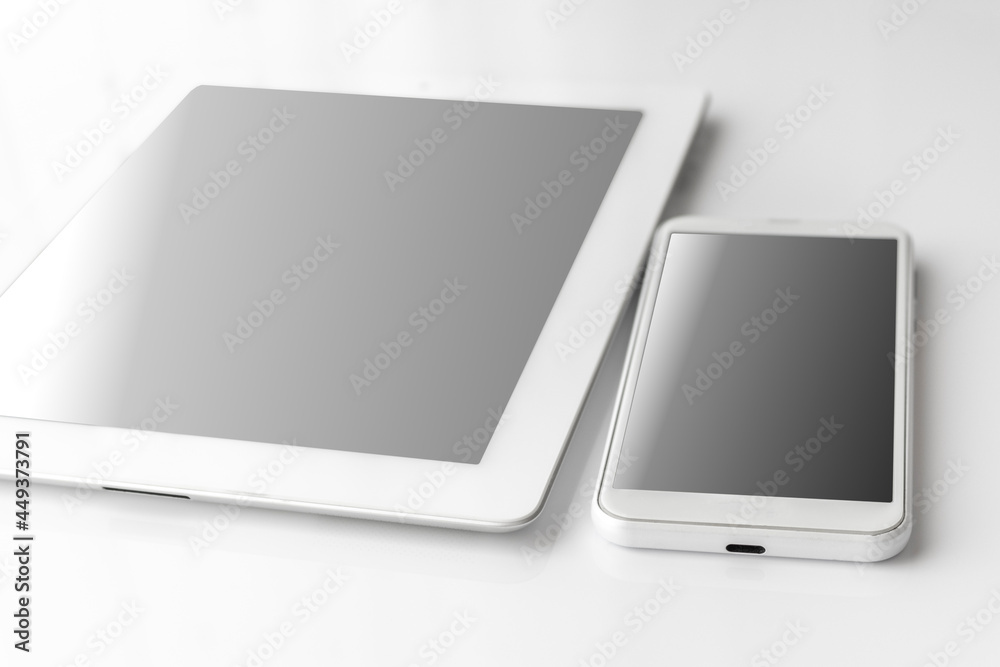 デジタルデバイス(スマートフォンと、タブレット端末) デジタルデバイス(スマートフォンと、タブレット端末)
