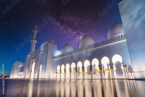 ドバイのモスクと天の川