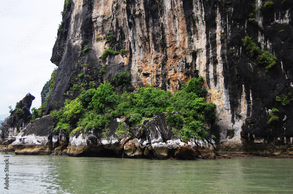 Halong or Ha Long Bay UNESCO World Natural Heritage Site and popular travel destination for vietnamese people and foreign travelers cruise tour visit including 2,000 islets limestone in Hanoi, Vietnam