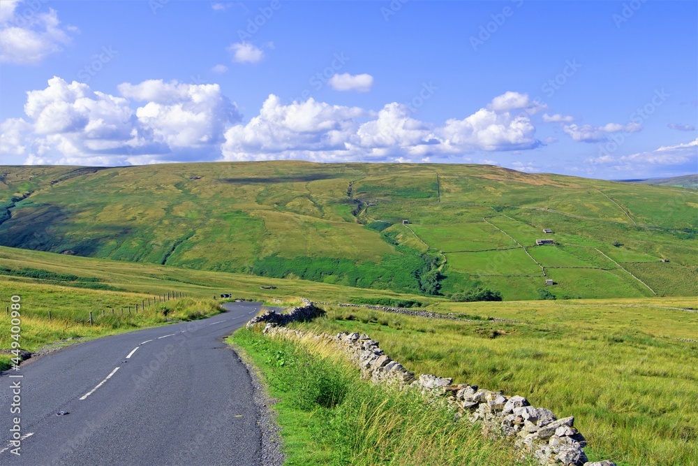The Buttertubs Pass road to Muker, Yorkshire Dales, England
