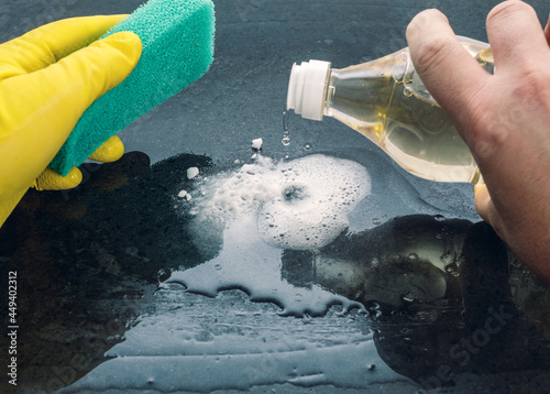 Fotografie White vinegar and baking soda cleaner