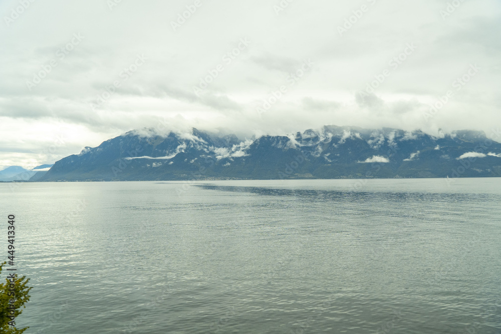 Lake Geneva, also known in Spanish as Lake Geneva, is the largest lake in Western Europe. Switzerland.