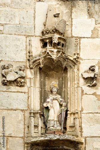 Statuette de sain évêque à Vuillafans, Doubs, France