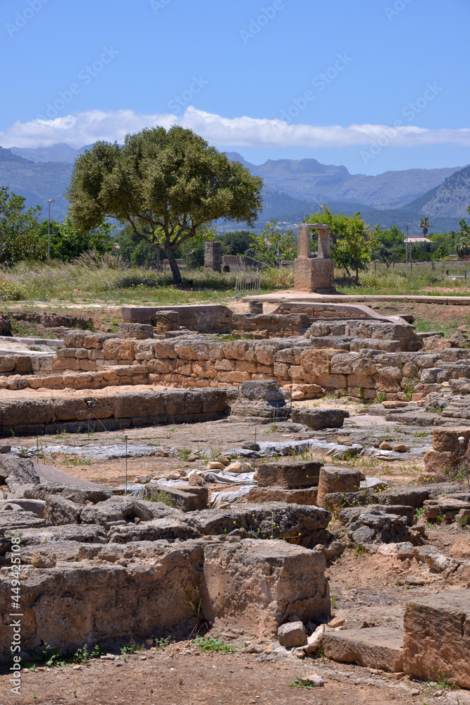 Ruinas de la ciudad romana de Pollenca en Alcudia, isla de Mallorca, España