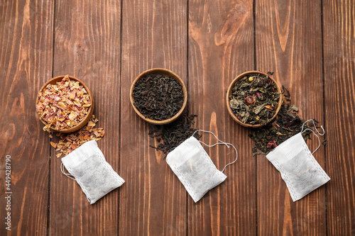 Assorted loose leaf teas an...
