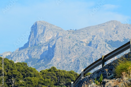 Road to the Mountain 