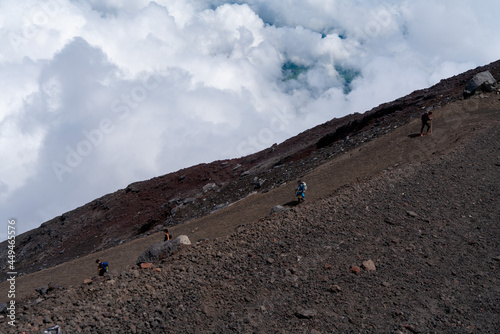 山梨県、静岡県にある富士山を登山する風景 A view of climbing Mt. Fuji in Yamanashi and Shizuoka Prefectures.