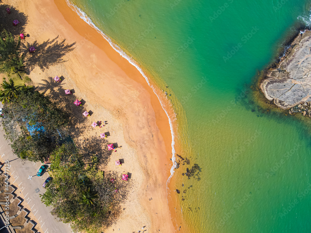 Visão aérea da praia de Setiba, na reginão norte de guarapari, mostando ...