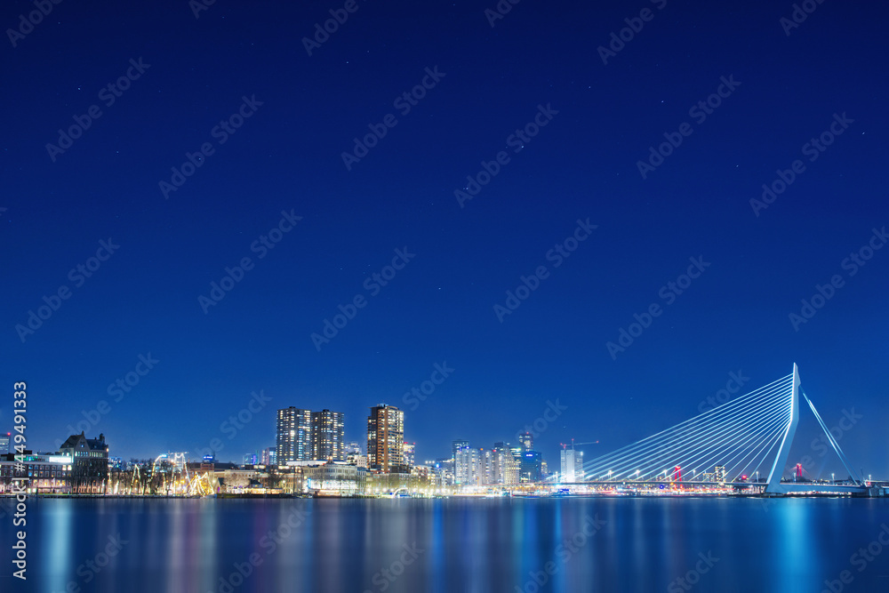 Fototapeta premium Pretty night view of the Erasmusbrug in Rotterdam. Famous tourist attraction