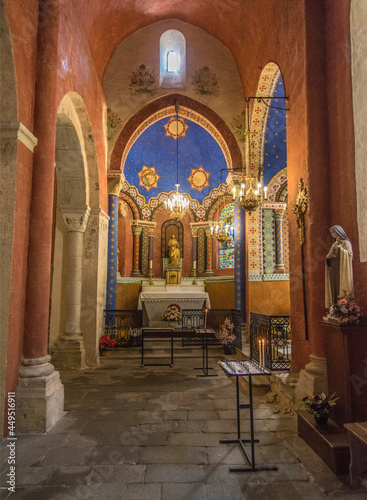 Intérieur de l'église de Blesle, Haute-Loire, France