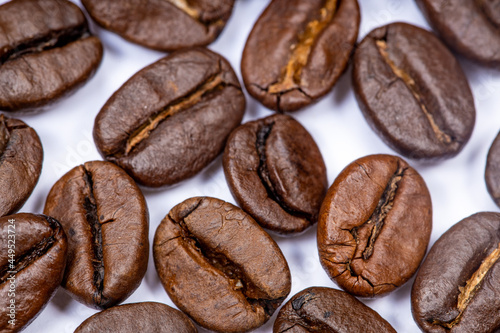 Coffee beans with uniform color