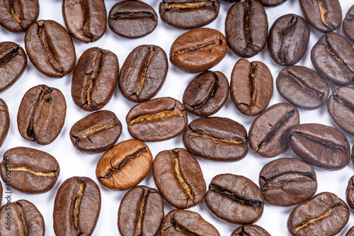 Coffee beans with uniform color