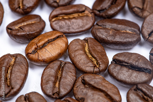 Coffee beans with uniform color