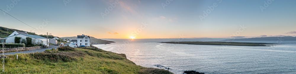 Fototapeta premium Sunset at Portnoo in County Donegal - Ireland
