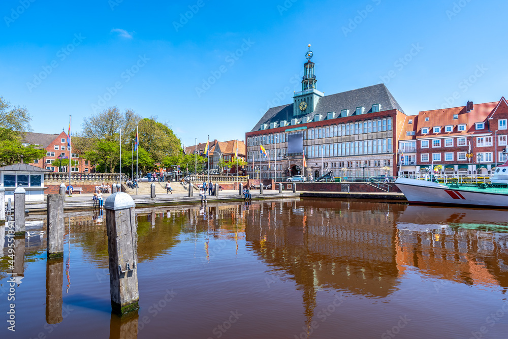 Rathaus, Seehafen, Emden, Niedersachsen, Deutschland 