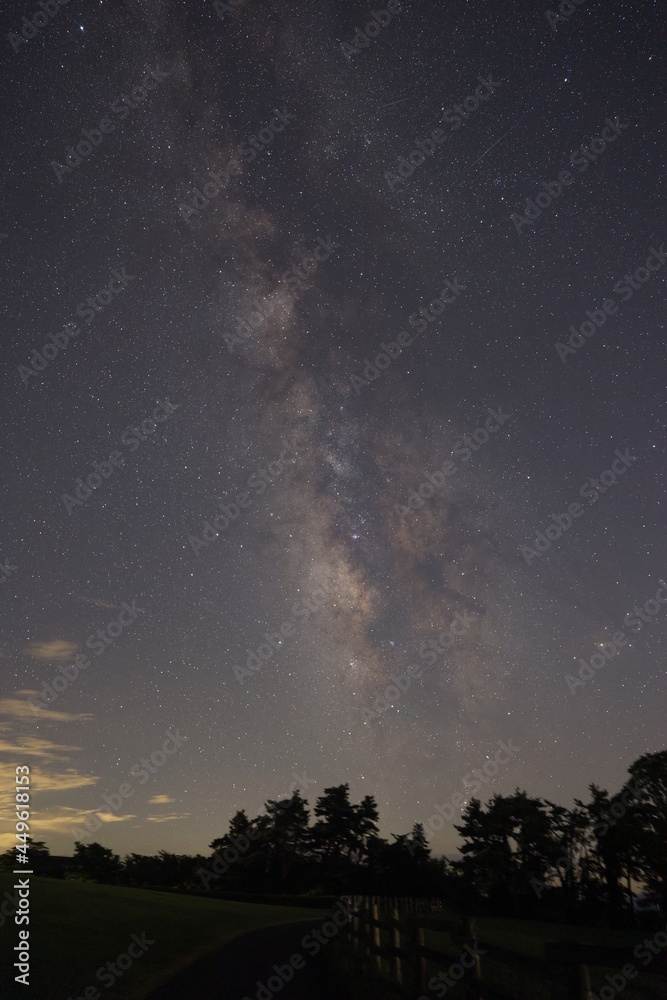 日本の鳥取県の大山で見た美しい星空