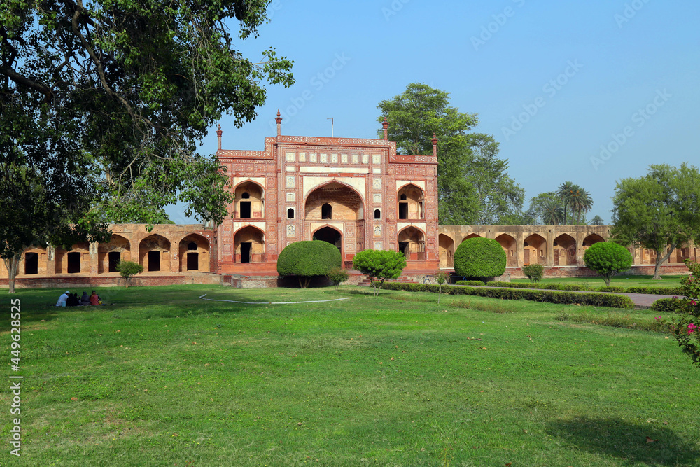 jahangir tomb lahore pakistan,mughal emperor