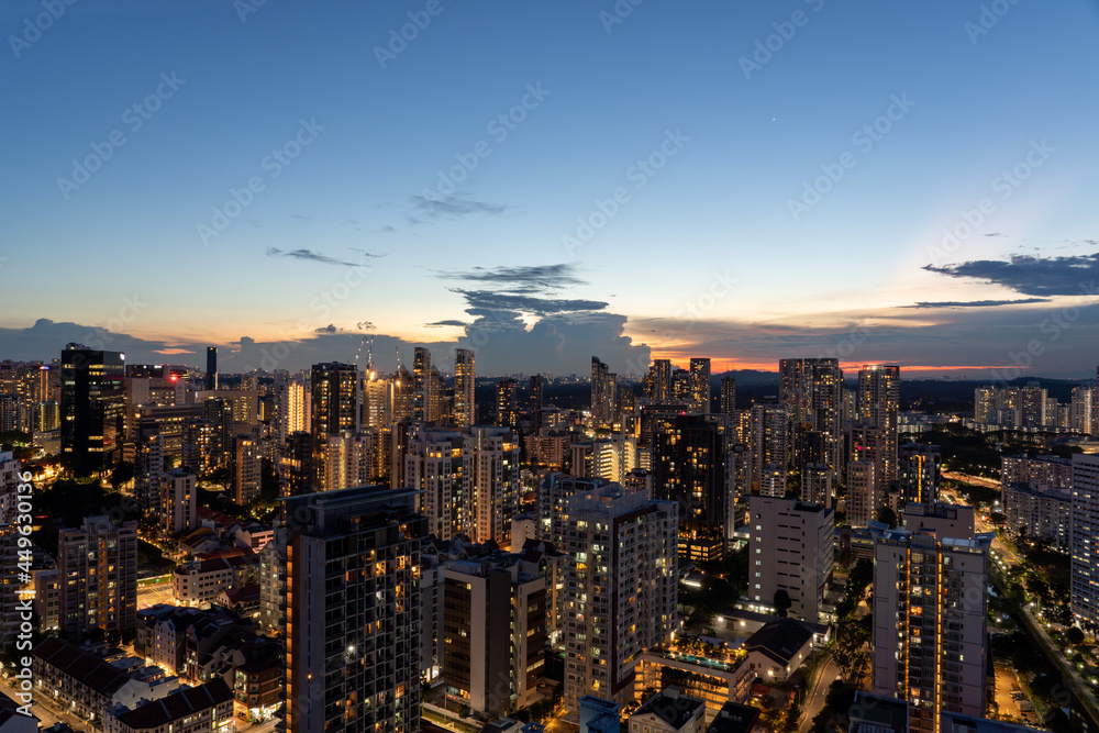 Fototapeta premium Singapore skyscrapers at magic hour.