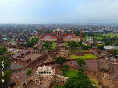badshahi masjid lahore shahi qila 