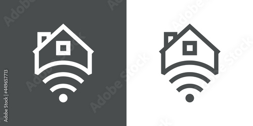 Sistemas inteligentes para el hogar. Logotipo silueta de casa con ondas inalámbricas con lineas en fondo gris y fondo blanco
