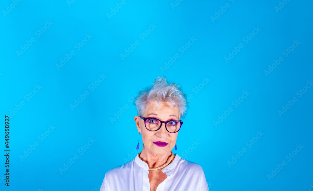 Portrait middle age caucasian woman isolated looking camera smiling confident on advertising copyspace background Portrait middle age caucasian woman isolated looking camera smiling confident on advertising copyspace background