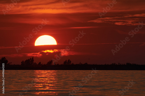 Atmospheric sunset on Lake Constance © Thomas