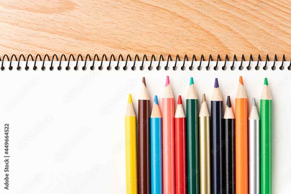 色鉛筆とスケッチブック Stock Photo Adobe Stock
