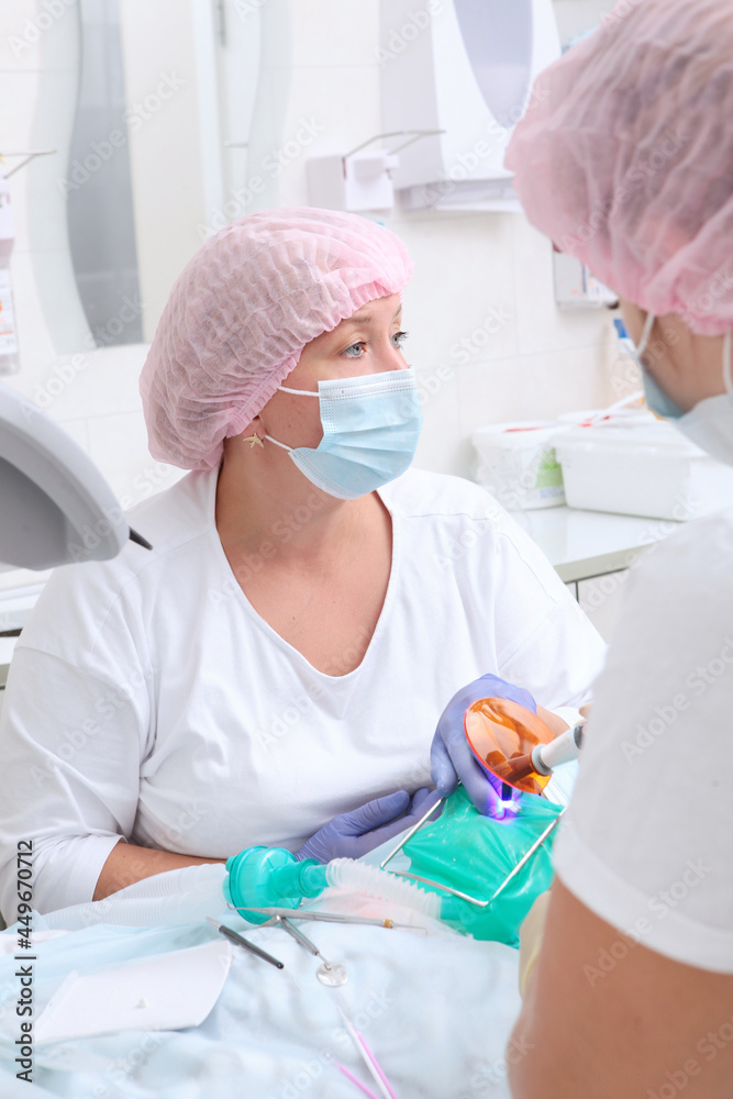 Caries treatment of primary teeth under general anesthesia. The child