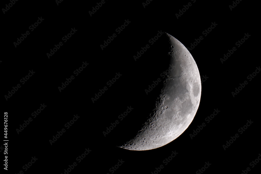 Crescent moon, 24% illuminated and with detail of craters and seas
Crescent moon, 24% illuminated and with detail of craters and seas
