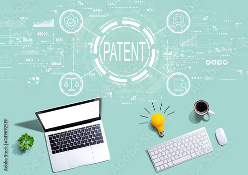 Patent concept with computers with a light bulb