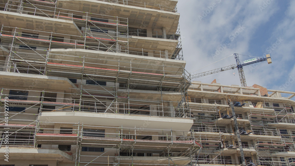 Promoción de apartamentos en la costa casi acabada, se dispara la compra de vivienda nueva en las playas levantinas.
Promoción de apartamentos en la costa casi acabada, se dispara la compra de vivienda nueva en las playas levantinas.