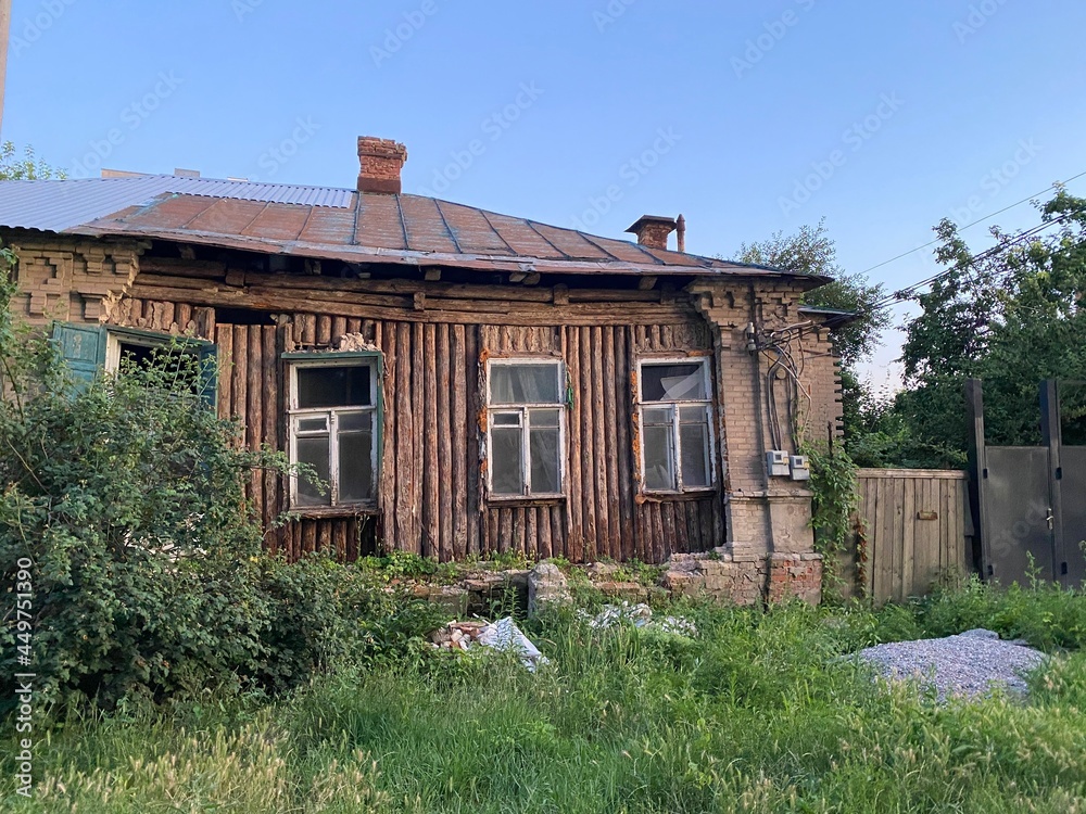 old house fixer upper in kharkiv, Ukraine before war